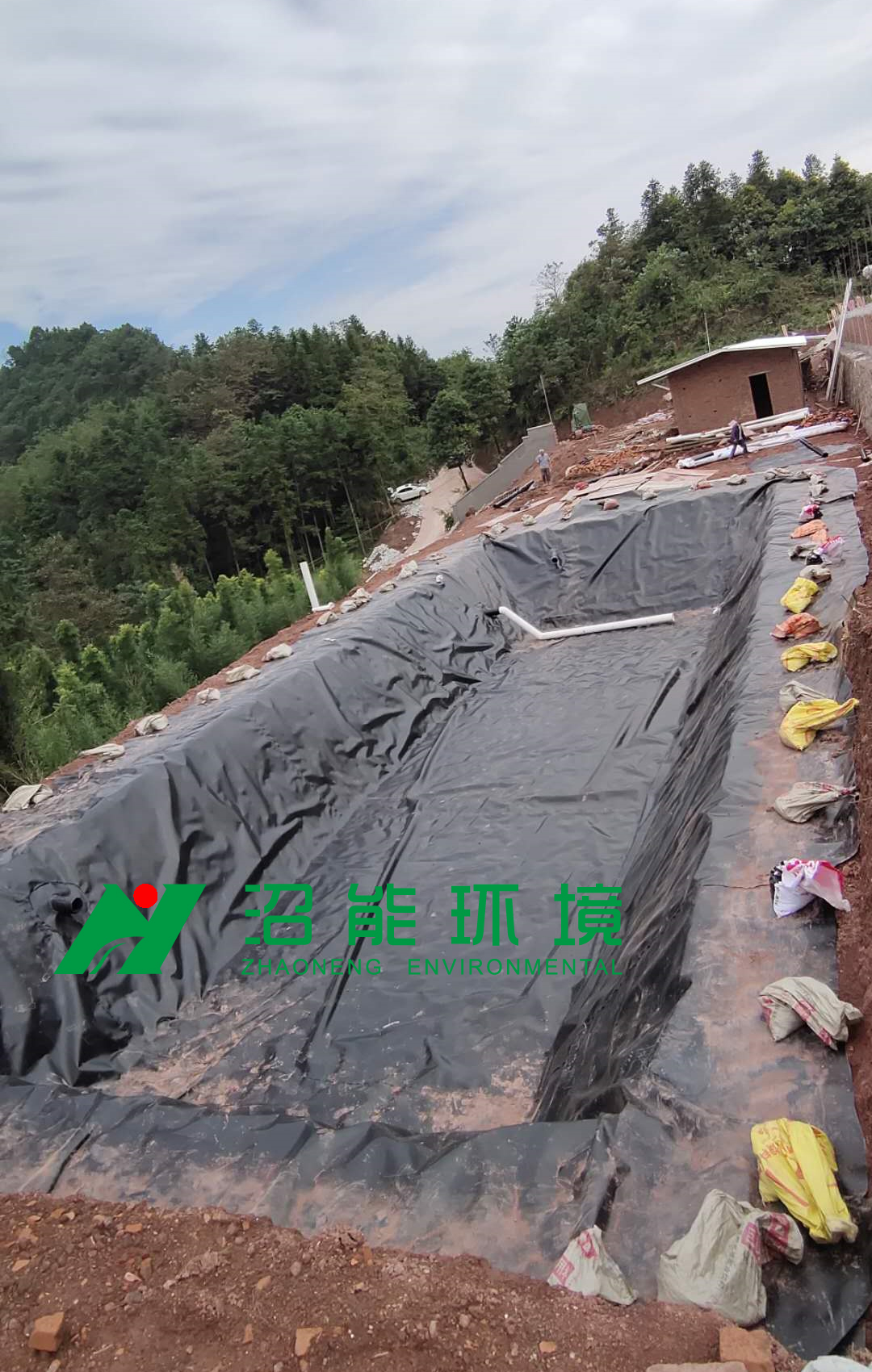 四川泸州叙永县2000头存栏生猪黑膜沼气工程沼气池