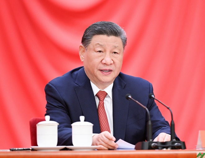 4月28日，庆祝中华全国总工会成立100周年暨全国劳动模范和先进工作者表彰大会在北京人民大会堂隆重举行。中共中央总书记、国家主席、中央军委主席习近平出席大会并发表重要讲话。新华社记者 李学仁 摄